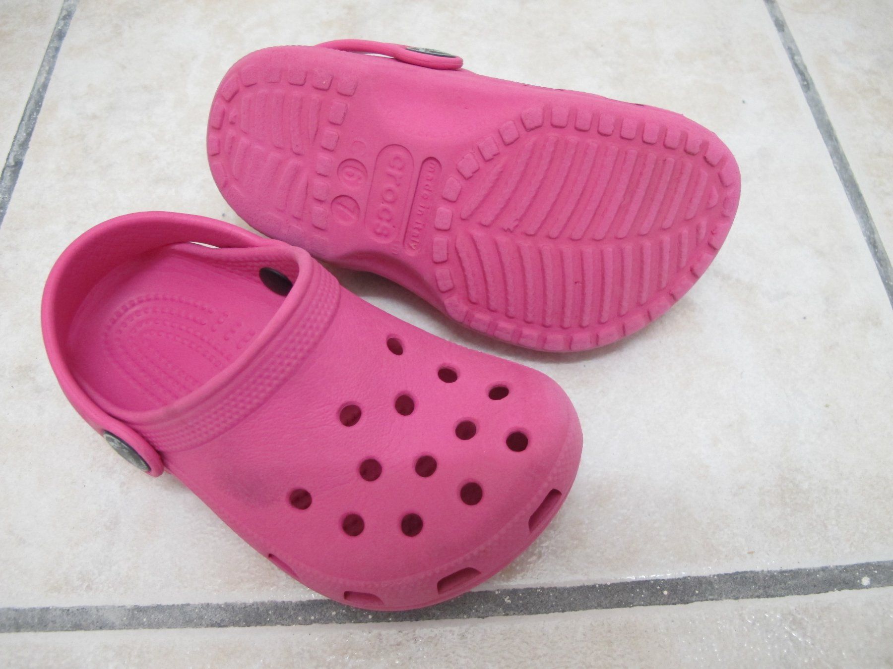 Chaussures filles: Crocs Classic Clog Gr. 6/7 – D'occasion à Rheinfelden par zwitschi_09 1