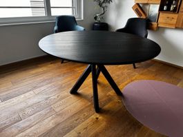 Schwarzer ausziehbarer Esstisch–rundØ130cm/ausgezogen 180cm