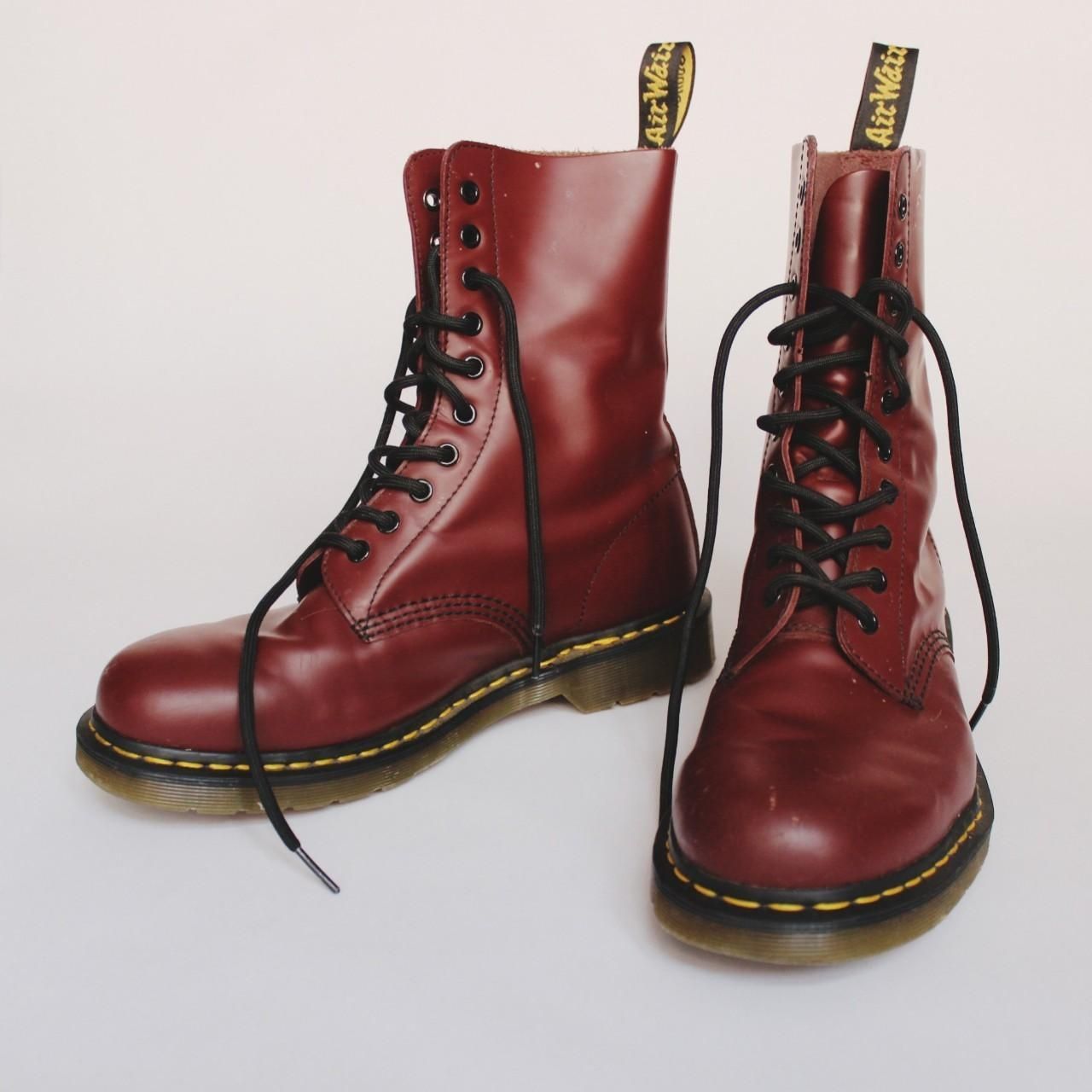 Dr. Martens Scarpe da uomo: Bordeaux Dr. Martens Boots/Stiefel – Usato da St. Gallen venduto da jbu_ns6v