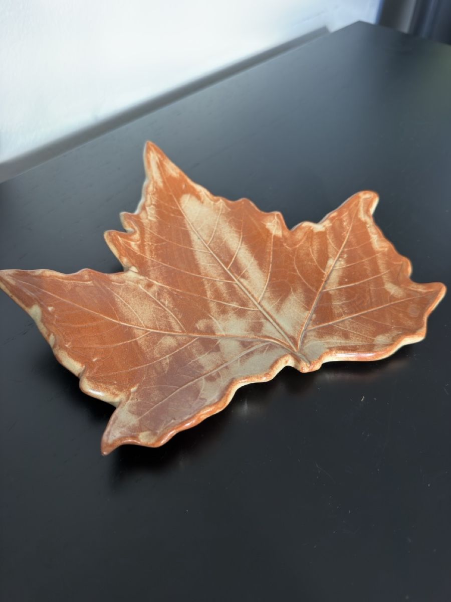 Toutes les décorations: Keramik Schale Blatt Form  – D'occasion à Widnau par kustercarmen 3
