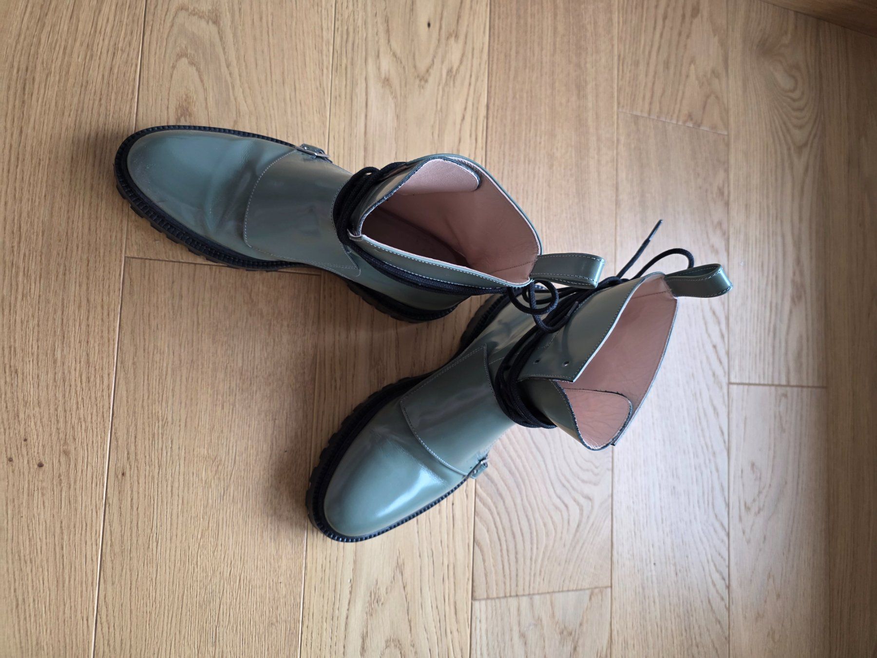 Scarpe da donna: Chaussures Inch handcrafted – Usato da Genève venduto da BarbaraCh- 1