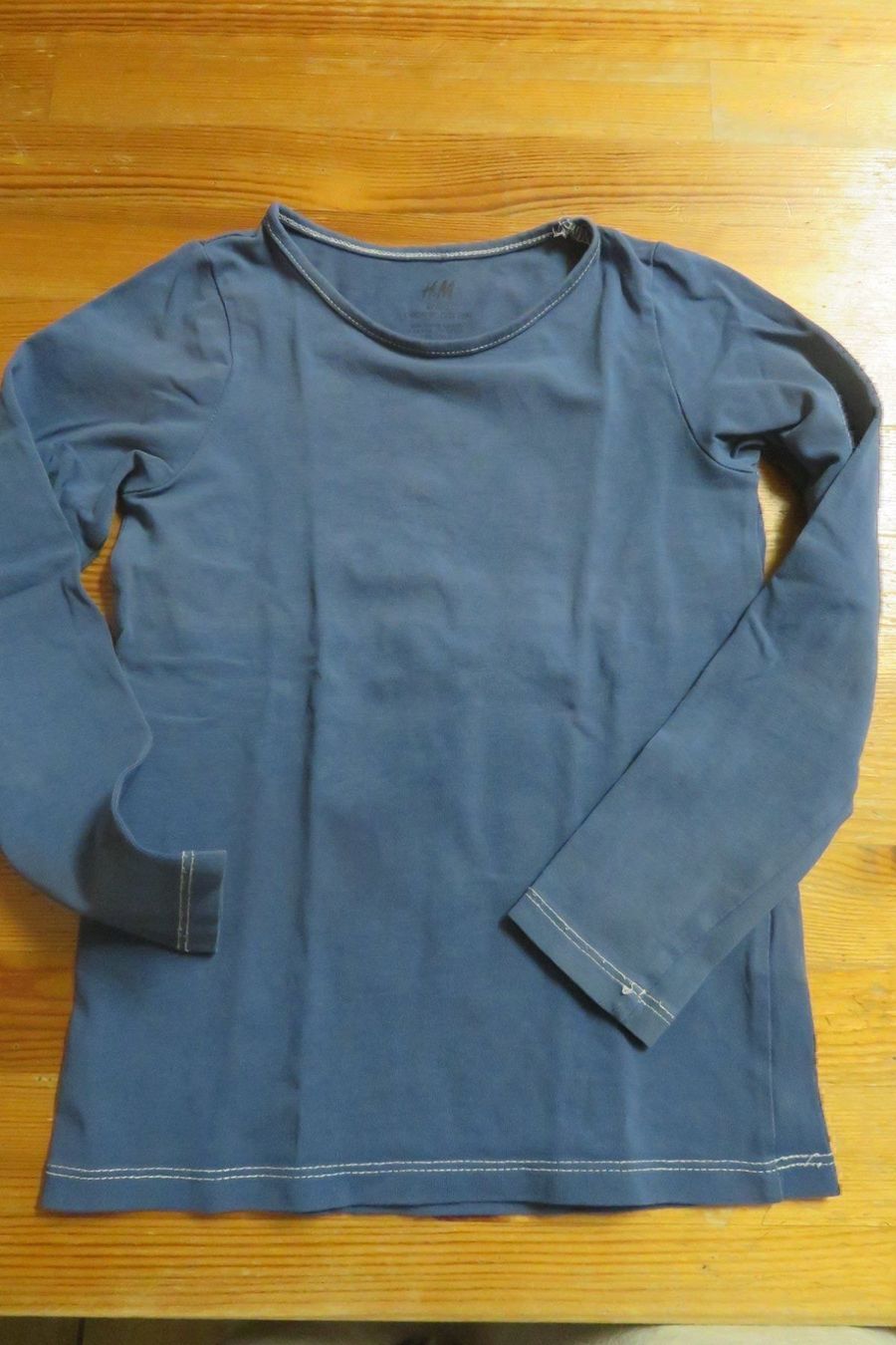Blouses, T-shirts & Tops: T-Shirt Gr. 110-116 – D'occasion à Steckborn par Bibendum02