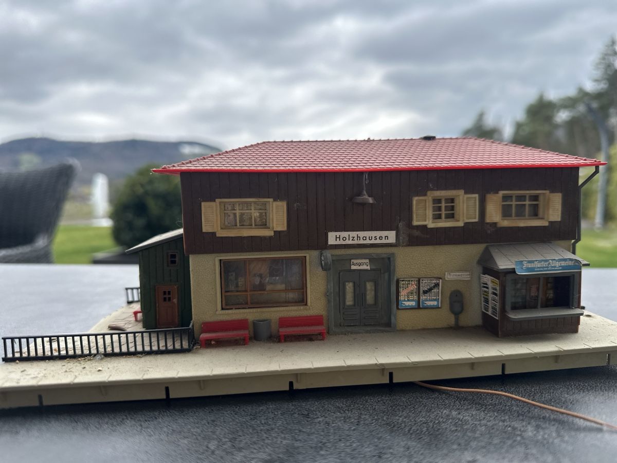 Faller Modellini di ferrovie: Faller B-96 Bahnhof Holzhausen – Usato da Lupsingen venduto da New-Haven 1