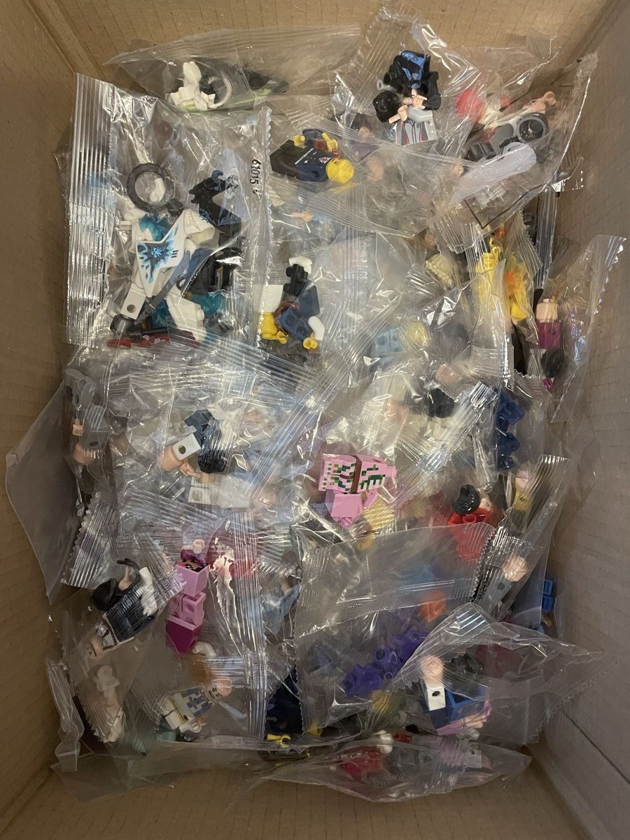 Jouets: Mini figurine / random selection – Neuf avec emballage d'origine à Lausanne par Mickk 4