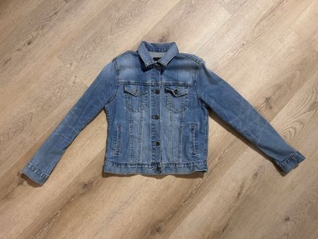 Uniqlo Jeansjacke blau Grösse M in gutem Zustand