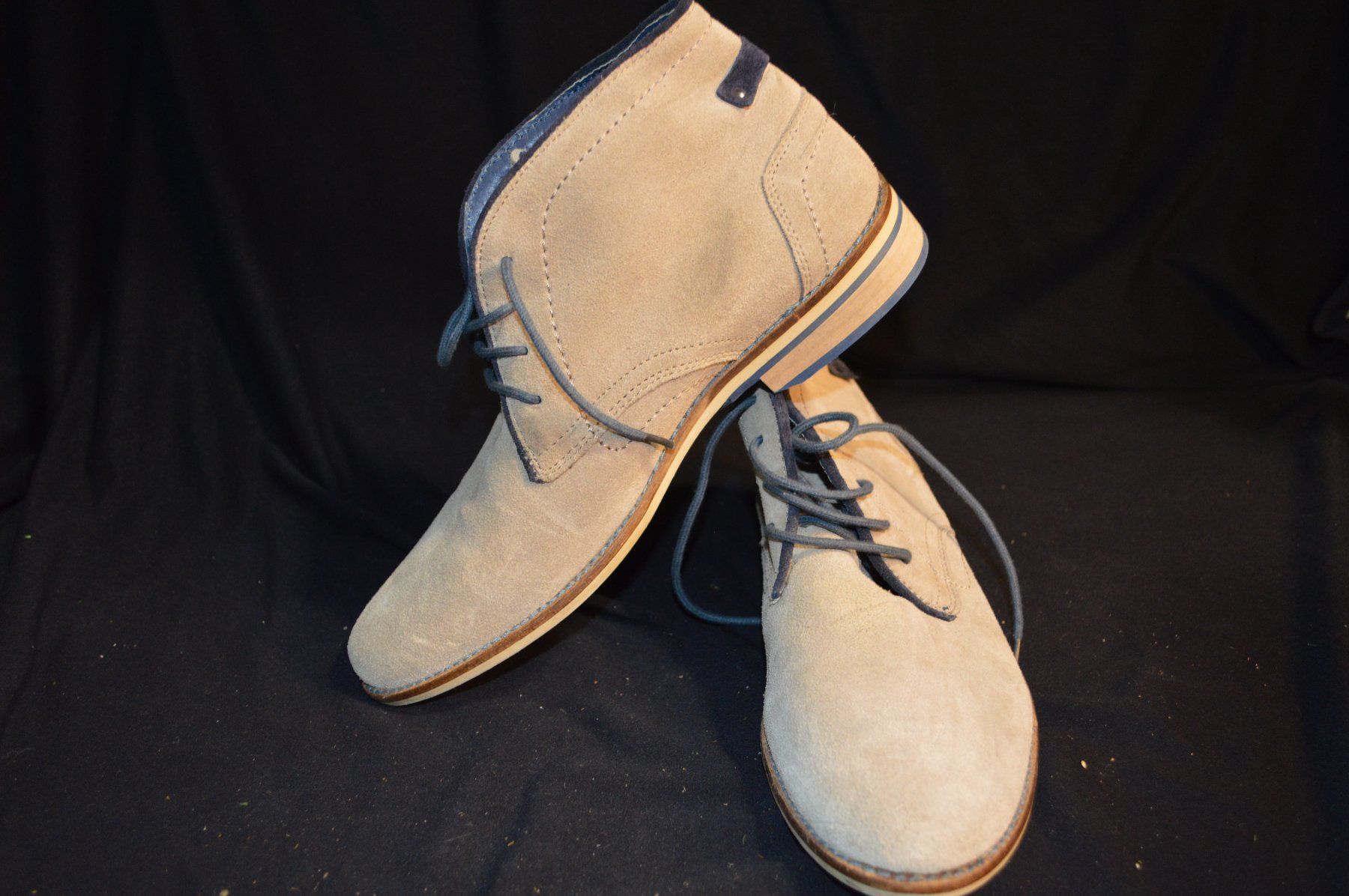 Herrenschuhe: Herren Wildleder Desert Boots, beige, Grösse 40 – Gebraucht aus Buchs SG von die_zc5l 1