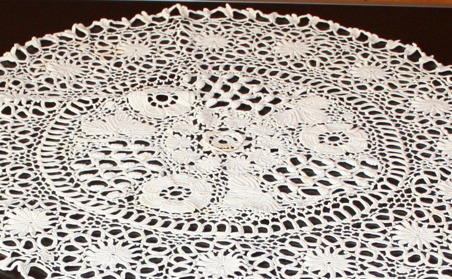 Biancheria da letto: Deckchen beige Ø 60cm (24) – Usato da Flüelen venduto da Diversicum-Vintage 1