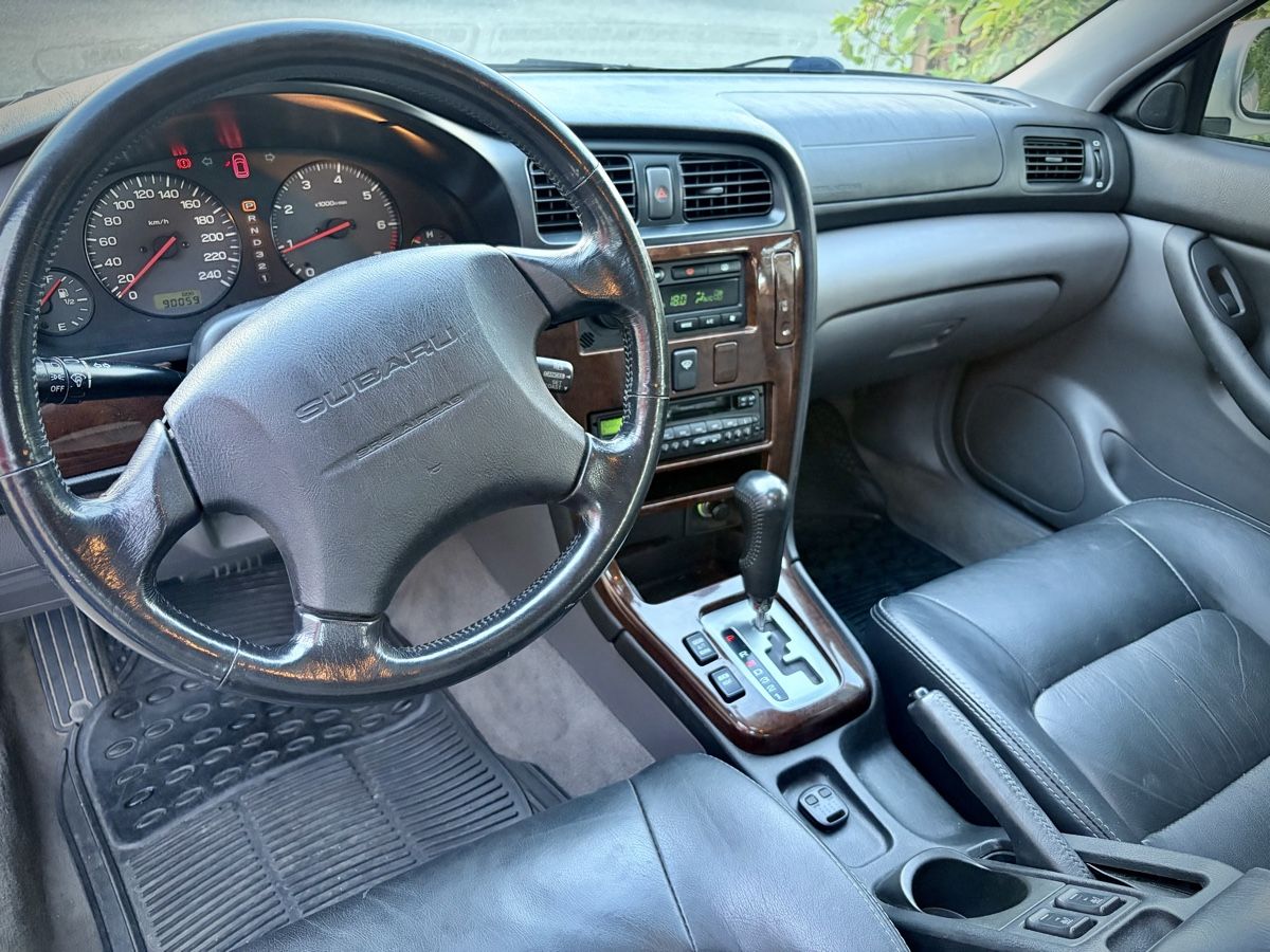Subaru Autos: Subaru Legacy – D'occasion à Elgg par Steinbock-13 4