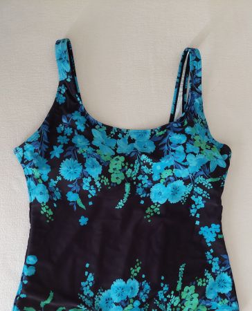 Neuer Badeanzug einteilig mit Blumen - Grösse XL / 44