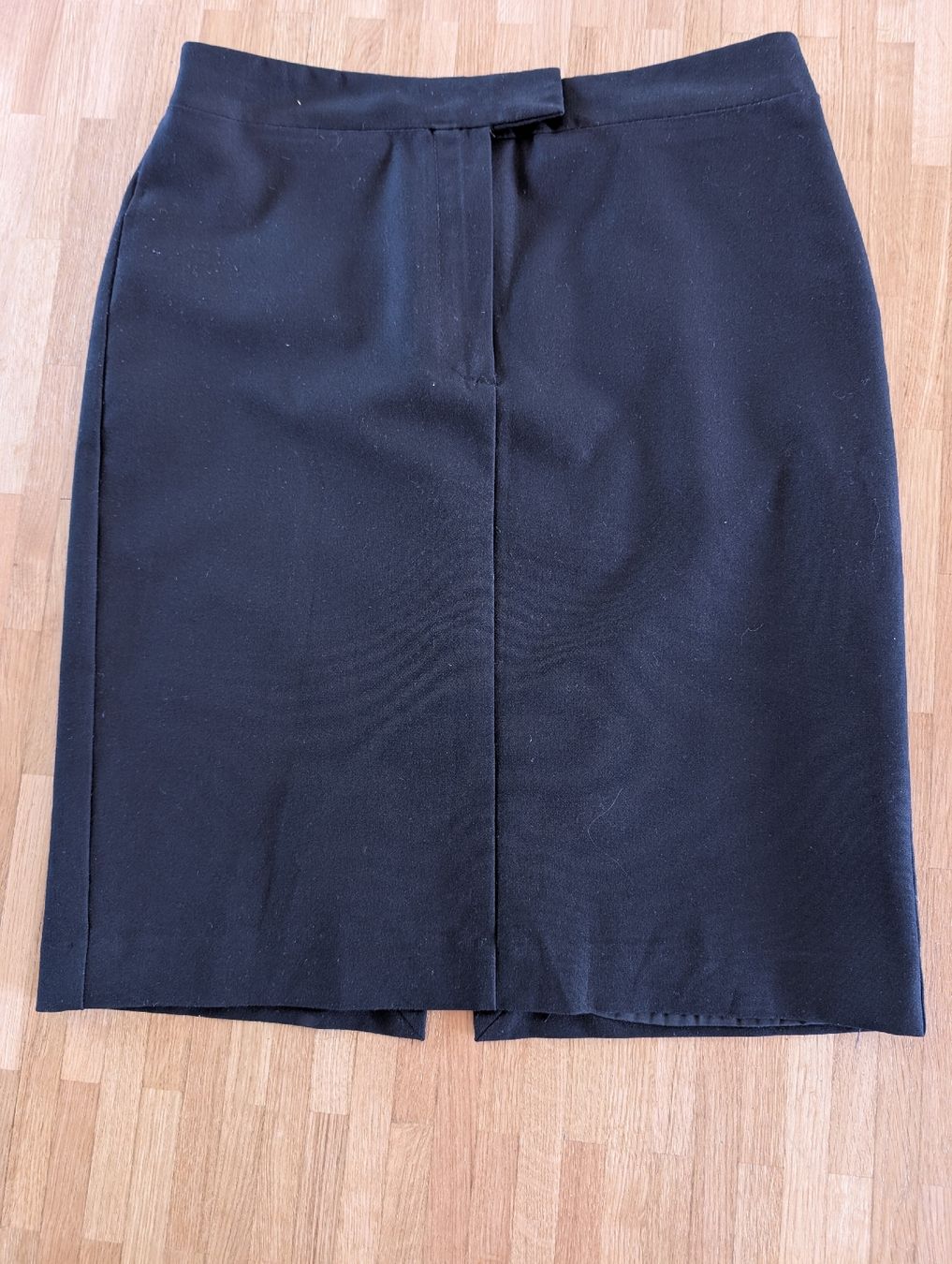 Mango Röcke: mango Black Pencil Skirt, Size 36 – Gebraucht aus Zürich von morgannpz