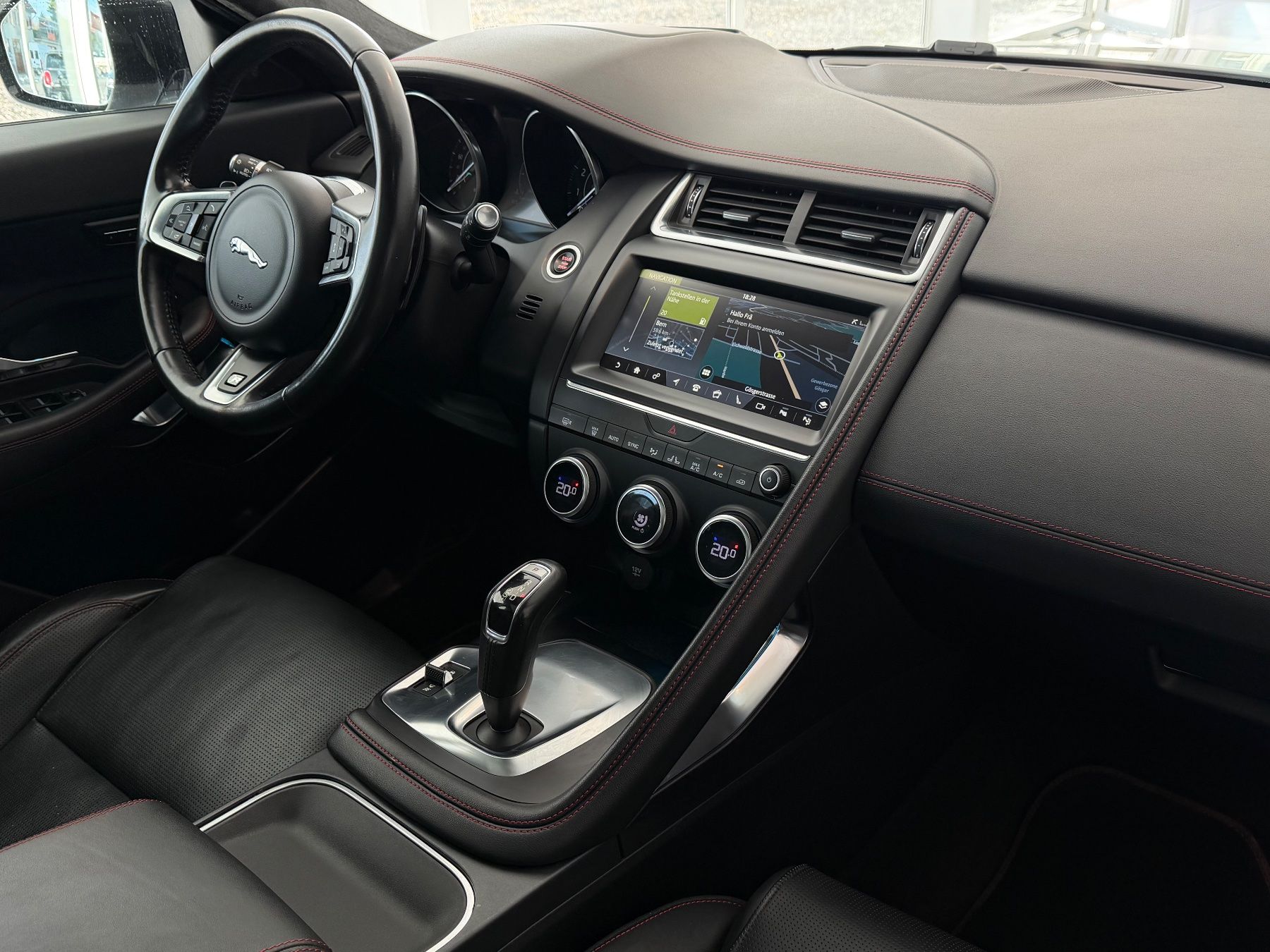 Jaguar Autos: JAGUAR E-Pace 2.0 P250 First Edition R-Dynamic SE AWD – Gebraucht aus Winznau von Autoart-Winznau 7