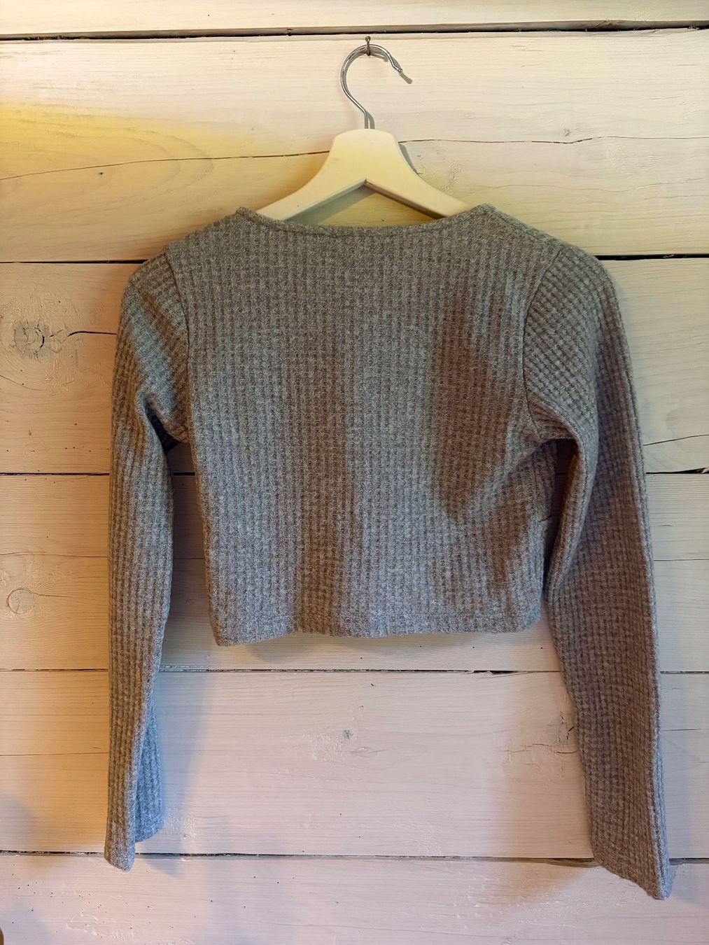Bershka Maglioni & Felpe: Bauchfreier grauer Pullover von Bershka in Gr. M – Usato da Flumserberg Saxli venduto da anrosicarpediem 1