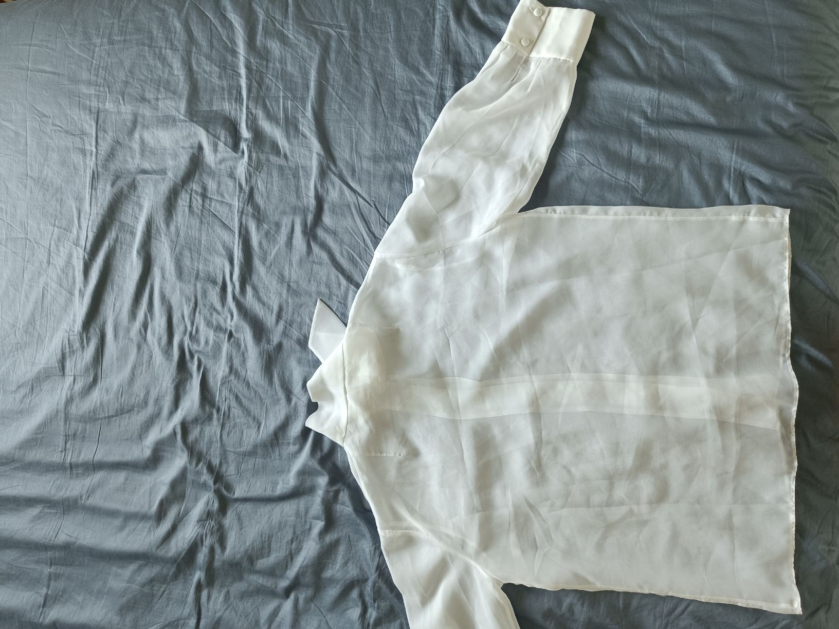 Camicette: Vintage White Blouse with a Bow - Geneve – Usato da Rotkreuz venduto da Prelovedswitzerland 5