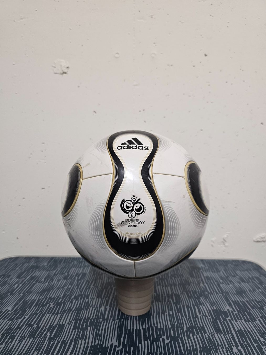 Adidas Ballons: Adidas +Teamgeist Match Ball Germany 2006, Grösse 5 – D'occasion à Gossau SG par Platzhalter22 1