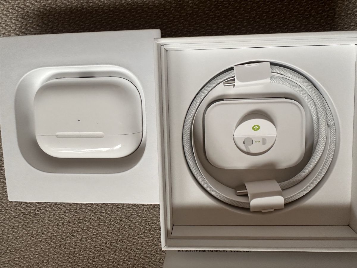 Apple Cuffie: AirPods Pro 2nd Gen with Charging Case - Excellent Condition – Nuovo (secondo la descrizione) da Zürich venduto da chayen 4