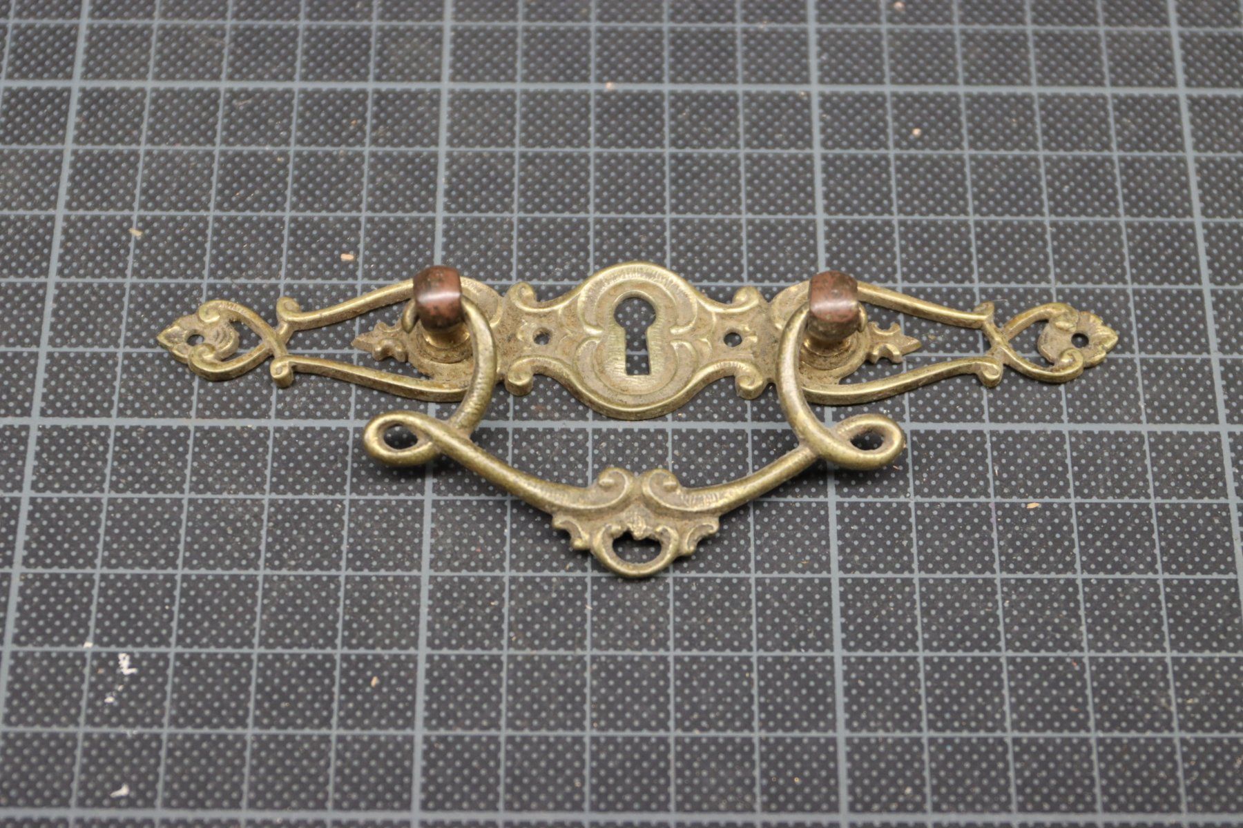 Ferramenta: Wunderschöner Jugendstil Fallgriff / Kommodengriff – Usato da Emmetten venduto da Super008 2