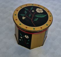Alte USEGO Blechdose – Blechbüchse 8-eckig mit Blumenmuster