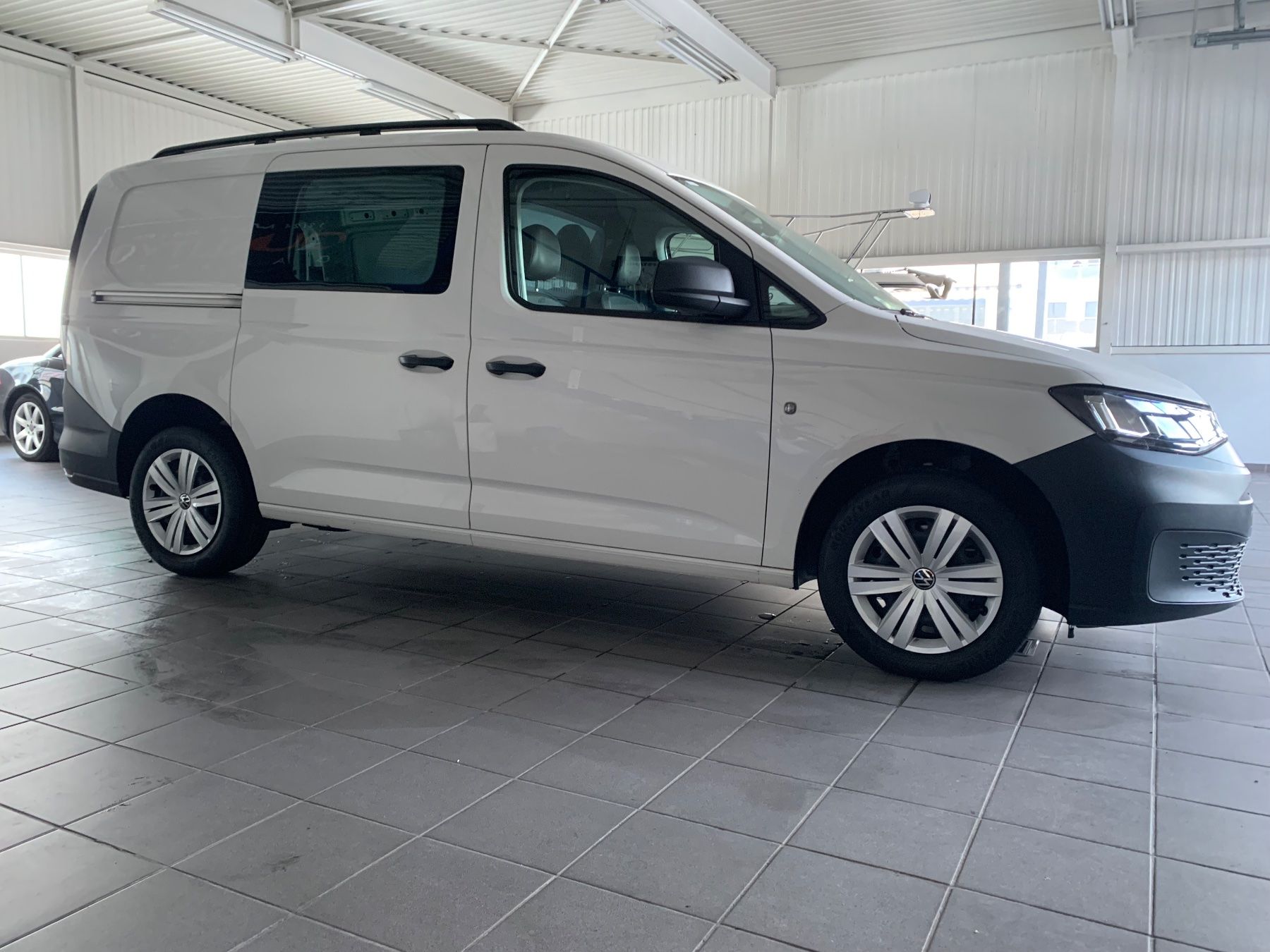 VW Nutzfahrzeuge: VW CADDY 2,0TDI MAXI MIT KLIMA U. NAVIGATION MIT  78350KM – Gebraucht aus Buttikon von Sru54 4