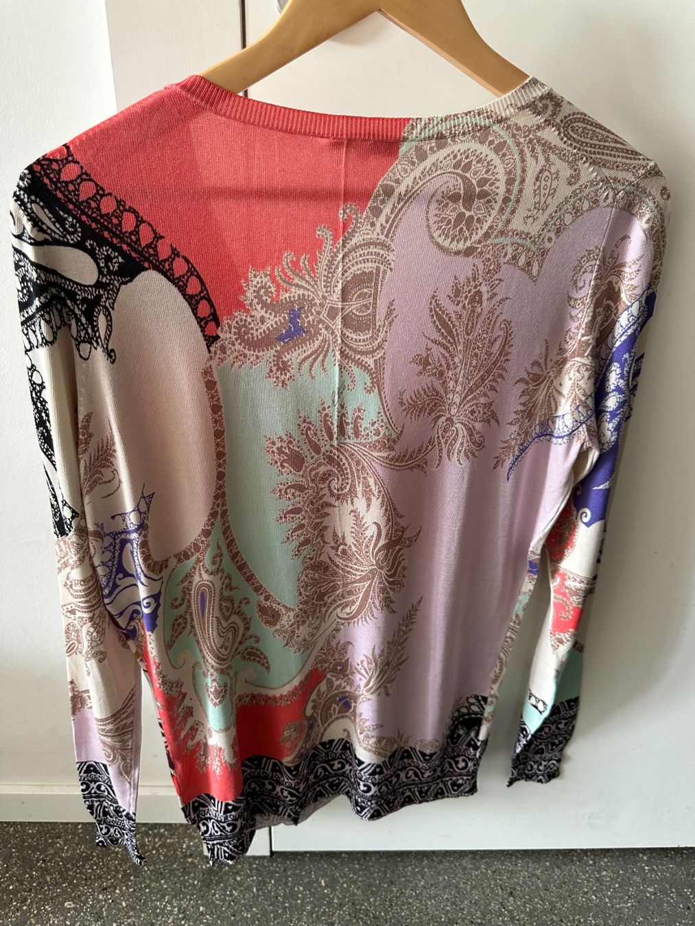 Etro Maglioni & Felpe: Wunderschöner Seidenpullover ETRO Seiden Gr. 44 890 CHF Neu – Nuovo (secondo la descrizione) da Genève venduto da Mycollection 7