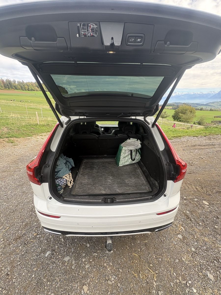 Volvo Automobili: Volvo XC60 T8 TE eAWD – Usato da Rüeggisberg venduto da Carohut 4