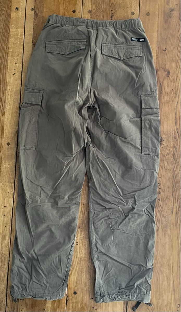 Superdry Pantaloni: Superdry Cargo pants t. 28W 32L kaki – Usato da Marin-Epagnier venduto da sachaechinta 2