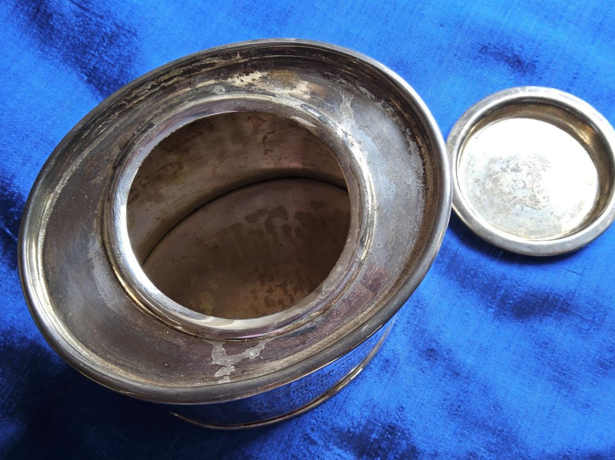 Altro per la casa: Vintage versilberte English Breakfast Teedose – Usato da Zürich venduto da helsan 4