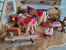 Holzstall mit Tiere Figuren Handarbeit