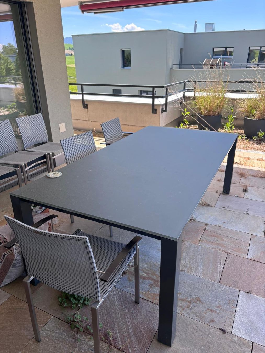 Tavoli: Gartentisch mit 8 Gartenstühlen / Outdoor-Esstischset – Usato da Zug venduto da BlumundPartner