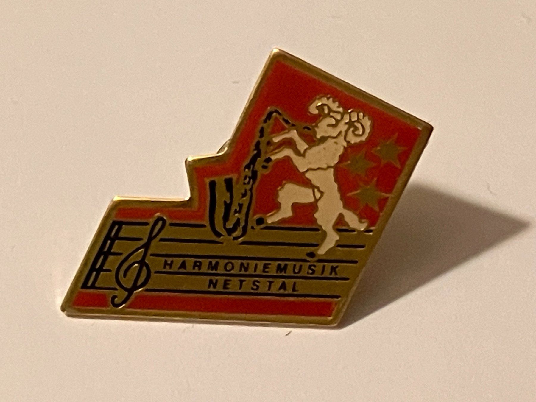 Placchette & Badge: 1 Pin Harmoniemusik Netstal – Usato da Basel venduto da djwwpp