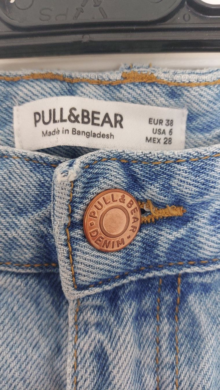 Pull&Bear Jeans: Jean clair Pull&Bear taille 38 comme neuf – Nuovo (secondo la descrizione) da Lausanne venduto da anta-123 4