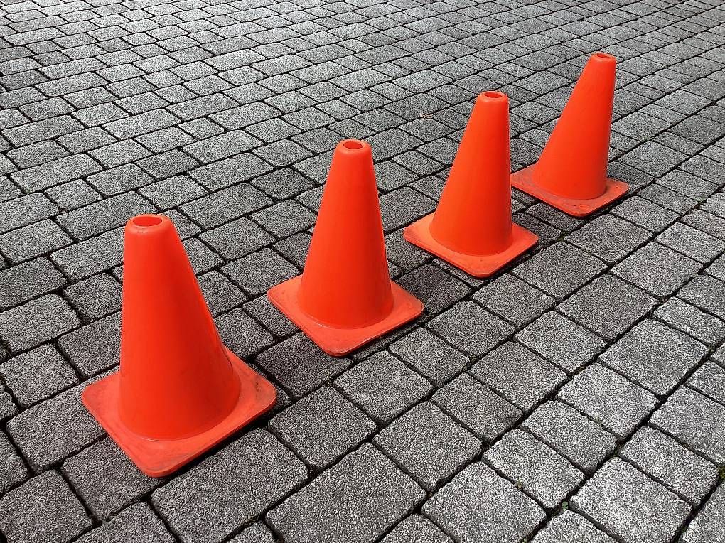 Tutti gli attrezzi: Coni in plastica per allenamento  – Usato da Melano venduto da pie_wx5l 1