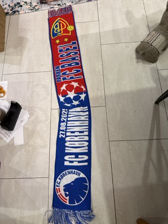 ÈCHARPE SUISSE POUR FAN FOOTBALL (Gebraucht) in chiasso für CHF 5 – mit