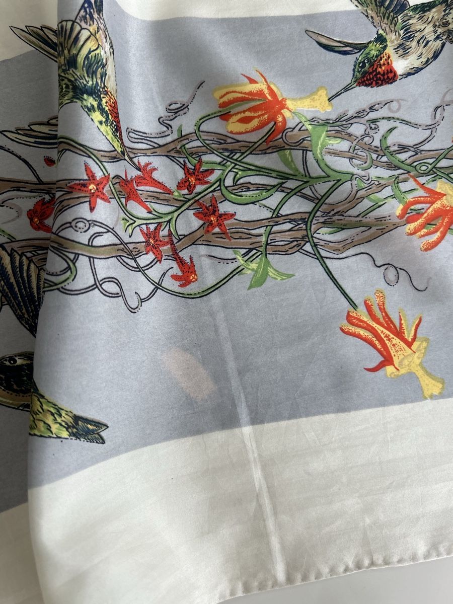 Foulards, Tücher & Schals: Silk Scarf Hummingbird Print good condition  – Neu (gemäss Beschreibung) aus Saland von ele_vc96 2