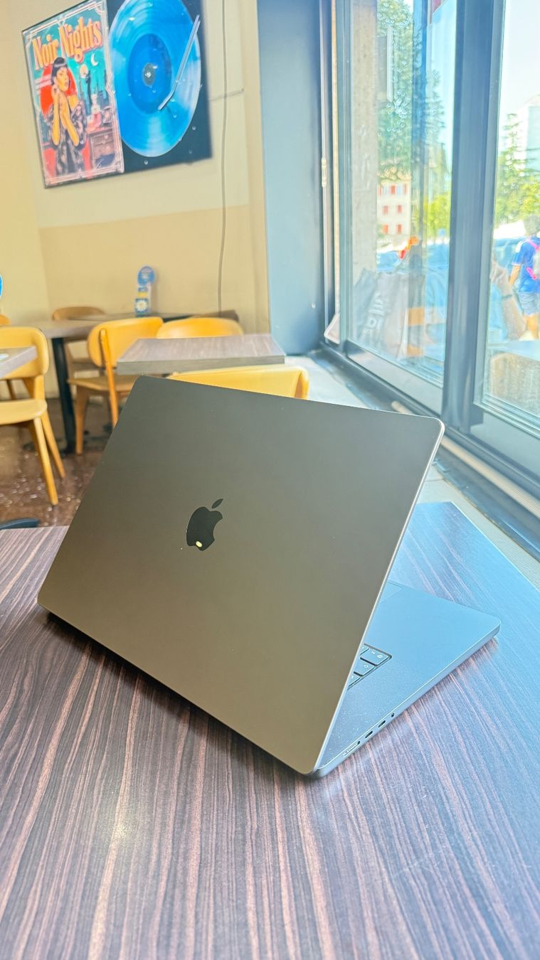 Apple Notebooks: Apple MacBook Pro 16 – 2026 – Gebraucht aus prilly von sky_q6jt