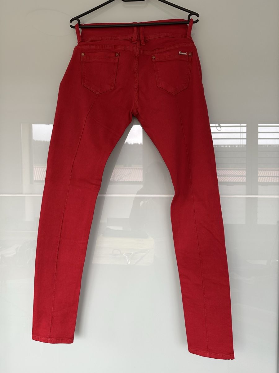 Jeans: Jean rouge tendance taille L/XL – Nuovo e nell'imballaggio originale da Tramelan venduto da Imel2720 1