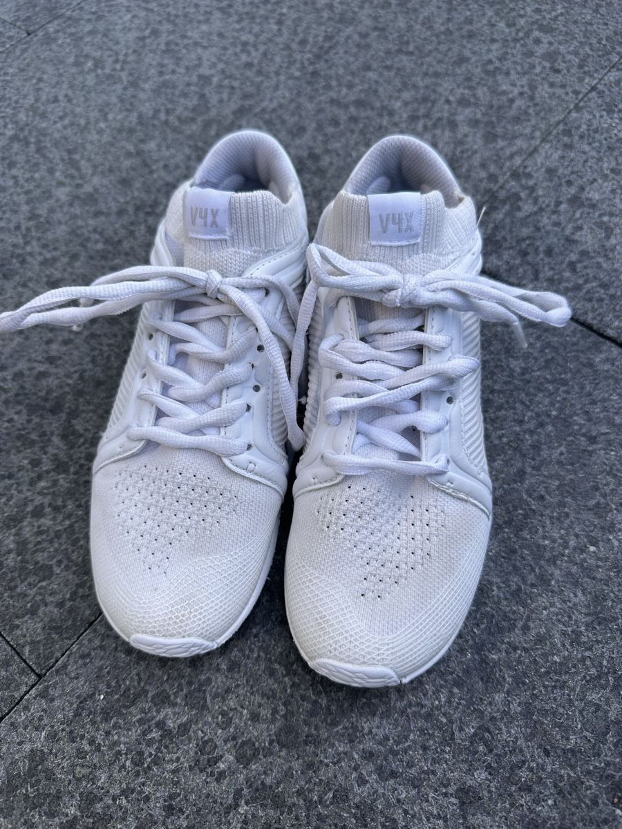 Chaussures filles: Cheerleading Schuhe 35.5 – D'occasion à Brütten par thebuerkis