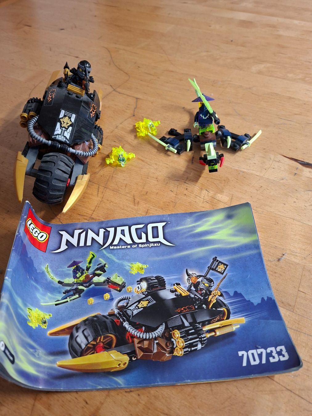 Lego Baukästen: Lego Ninjago set 70733 – Gebraucht aus Schüpfheim von Mike.D