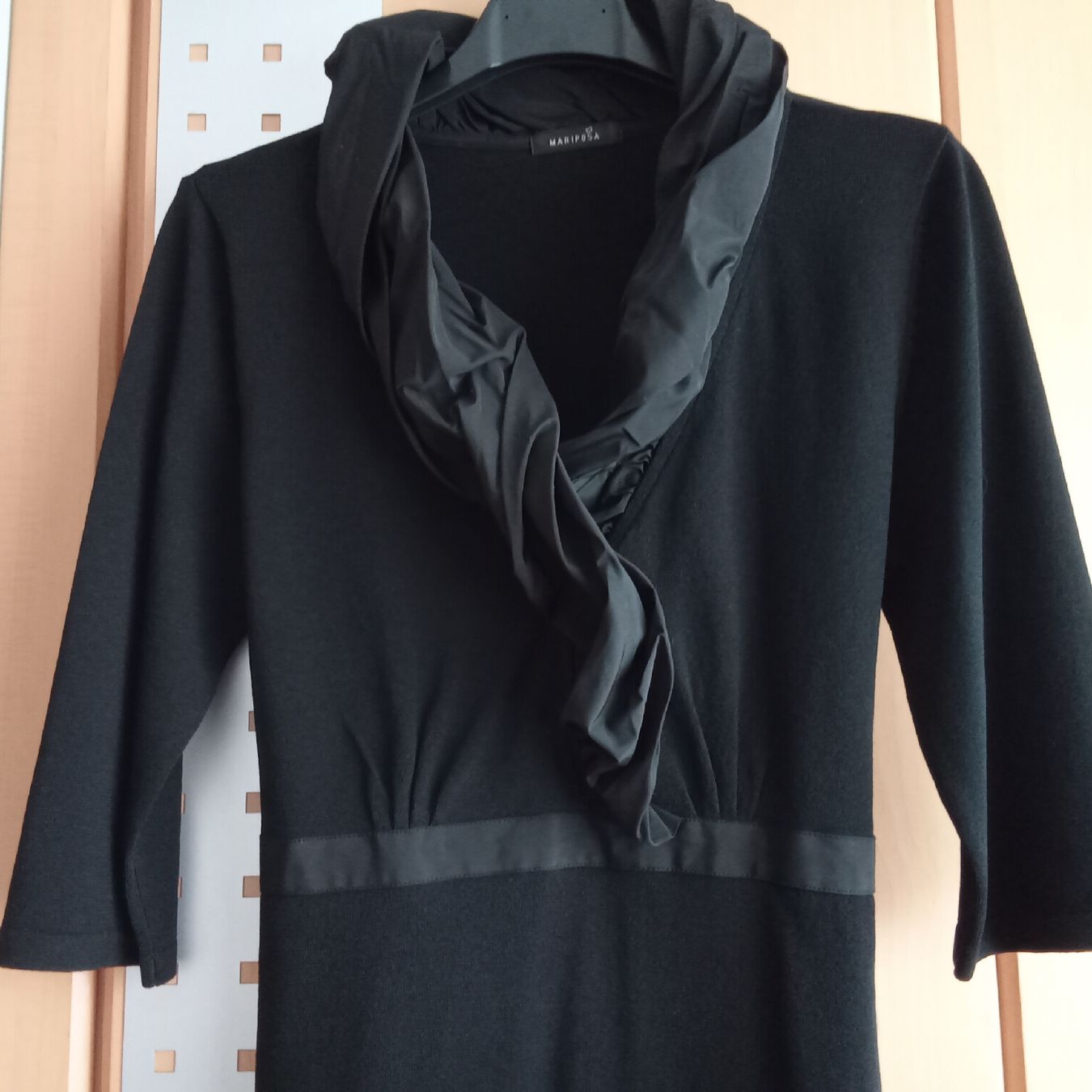 Pullover & Sweatshirts: Mariposa Pullover Gr. M mit auffälligem Kragen. – Gebraucht aus Frauenfeld von clausi