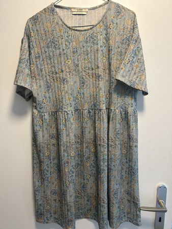 Beautiful Dress Paisley Print very confortable and Sexy