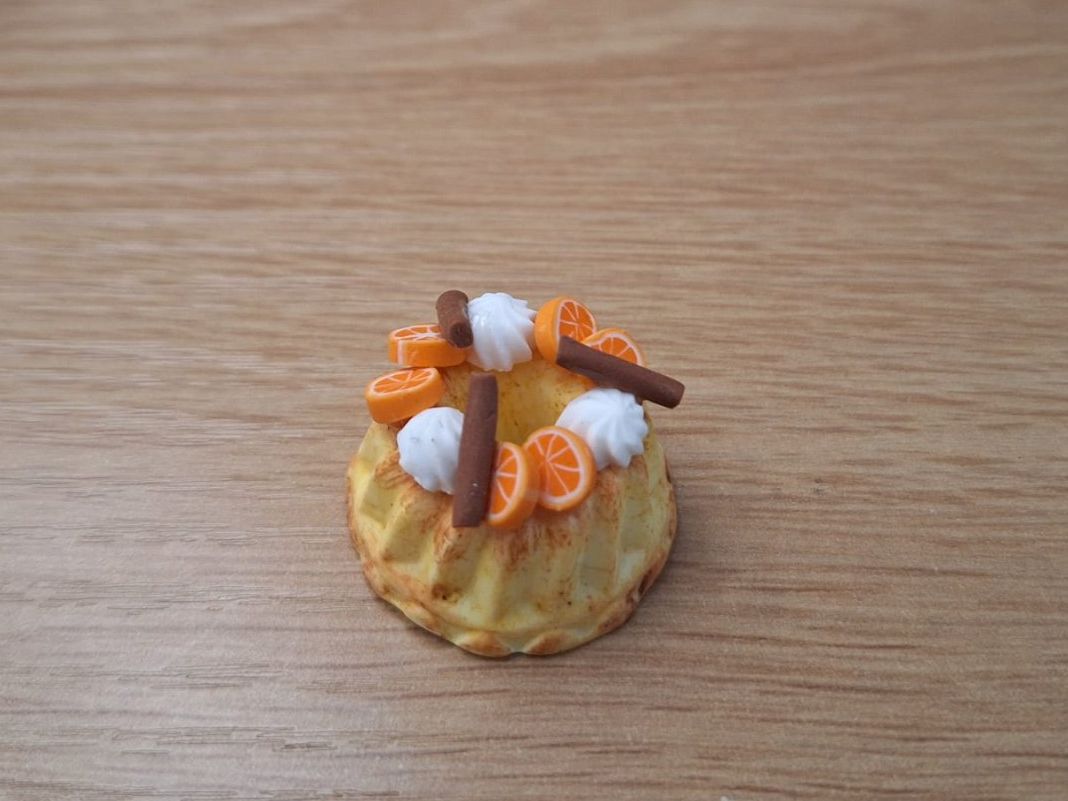 Maisons & Meubles de poupées: Orangen Gugelhupf Handgemacht – Neuf (Voir description) à Zürich par HandmadeTinyFood