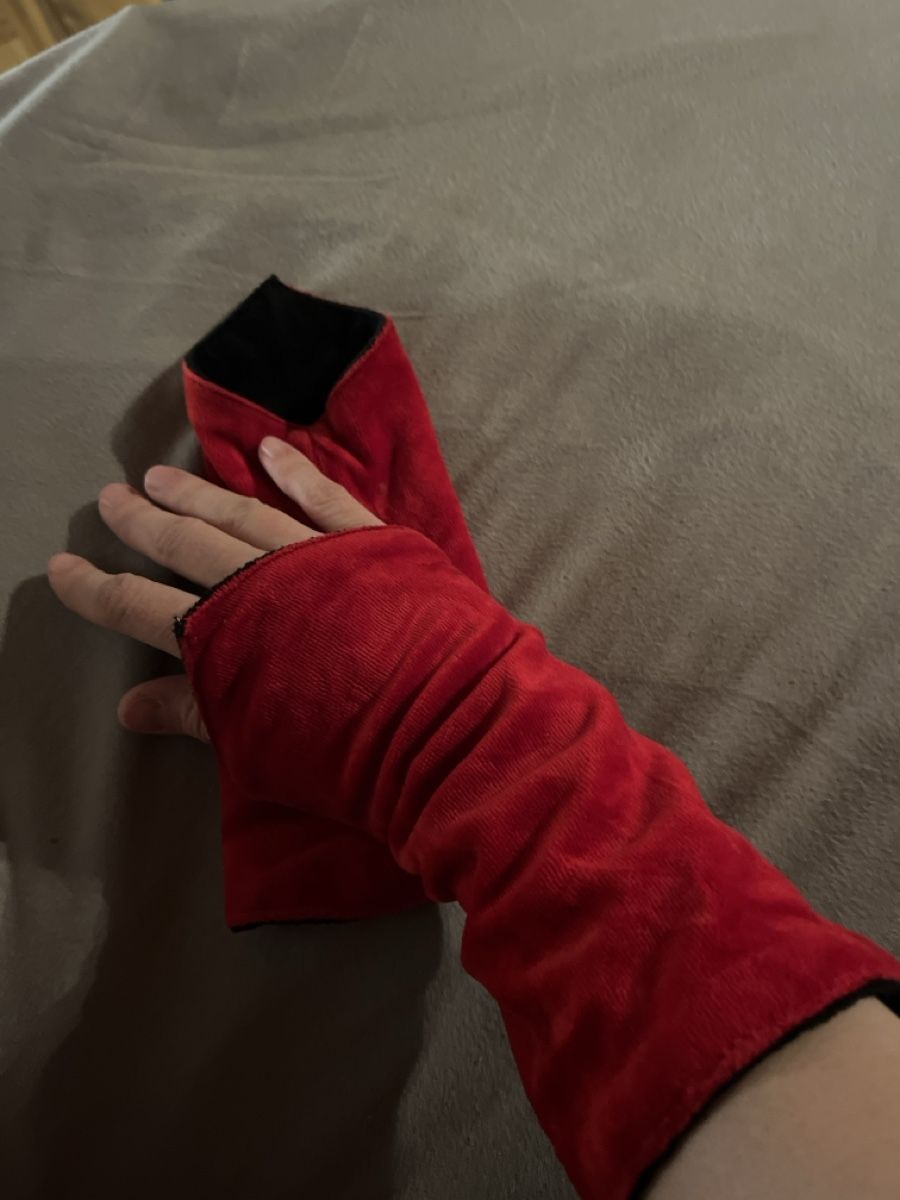 Altro in  Abbigliamento & Accessori: rote Stulpen aus Samt – Usato da Rodersdorf venduto da estherdaphne 1