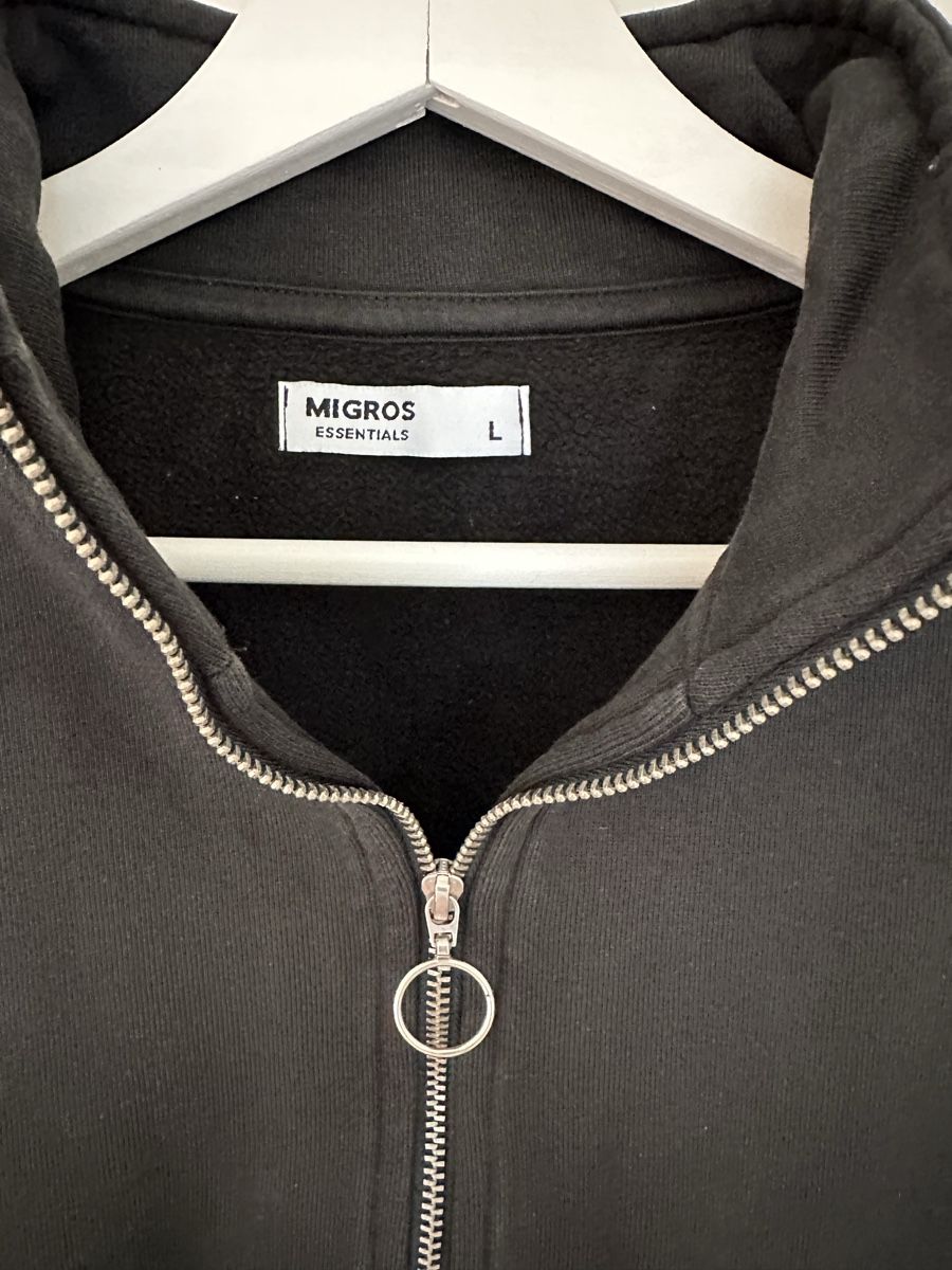Pulls & Sweat-shirts: Damen Pullover schwarz Grösse L – D'occasion à Zürich par RickyNicky 2