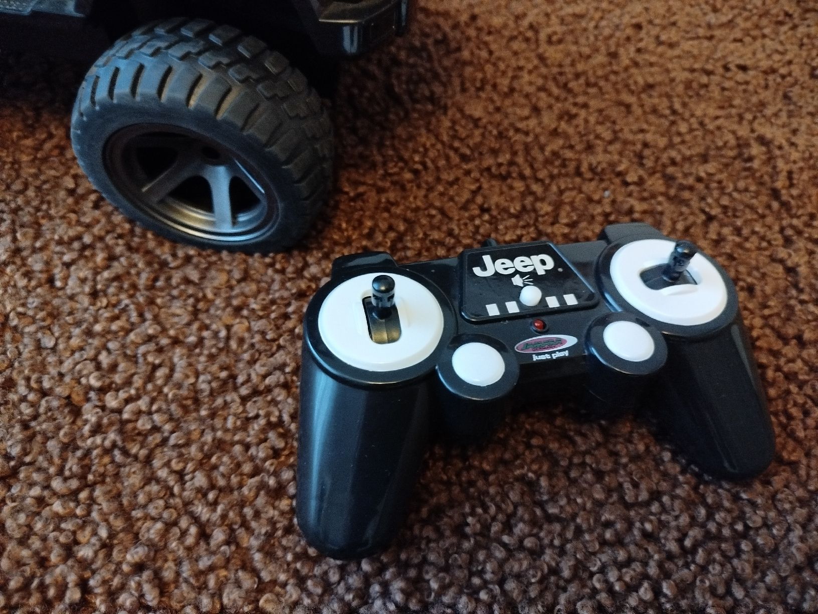 Spielzeuge: Polizei Jeep, ferngesteuert. Top Zustand – Gebraucht aus Naters von oks_6rfv 2
