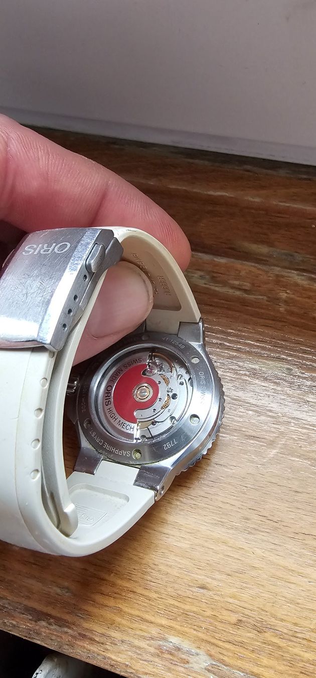 Oris Orologi: Oris Aquis beige 36,5 mm mit 2 Bänder – Usato da Oensingen venduto da Nusadua 3