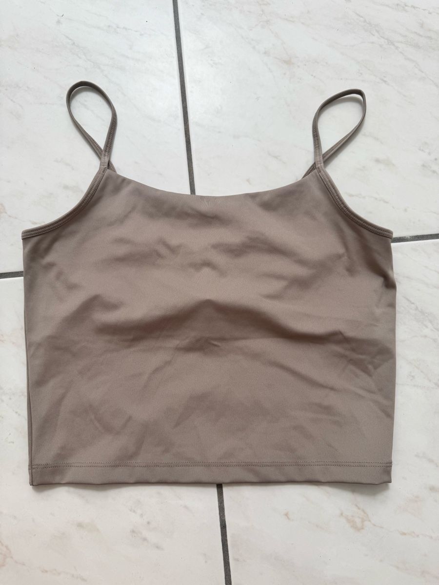 H&M Tops: Top sport size S  – Gebraucht aus Porza von kaj_d5q7