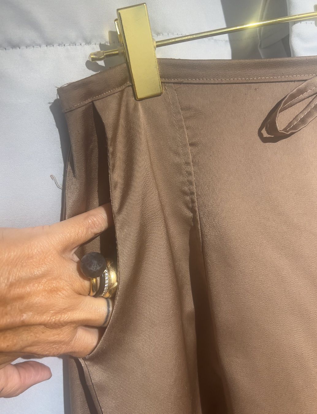 Pantalons: Leichte Shorts mit Spitze – D'occasion à Zürich par Naebeli 3