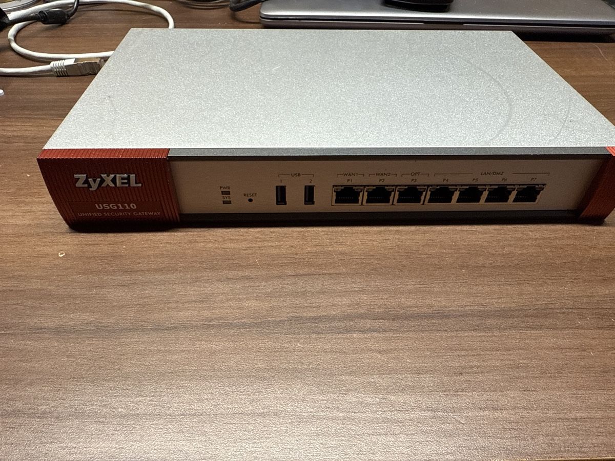 Zyxel Firewall: ZYXEL USG110 Firewall Security Gateway – Usato da Hergiswil LU venduto da mechutaume