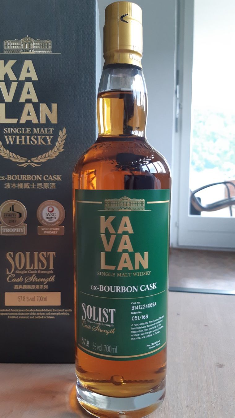 Kavalan Bevande alcoliche: Kavalan Solist ex-Bourbon Cask 57.8% Single Malt Whisky 2014 – Nuovo e nell'imballaggio originale da Losone venduto da pav_8gpy