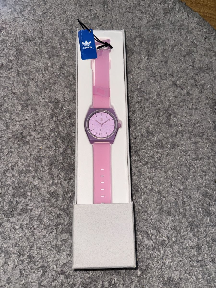 Adidas Orologi: Adidas Uhr Pink/Lila Originalverpackt – Nuovo e nell'imballaggio originale da Steinhausen venduto da den_9rkv