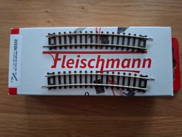12 Stück  22226 N Fleischmann Gleis